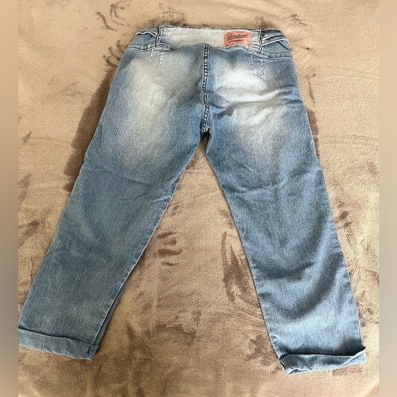 Korcho’s jean capri - Picture 3 of 9